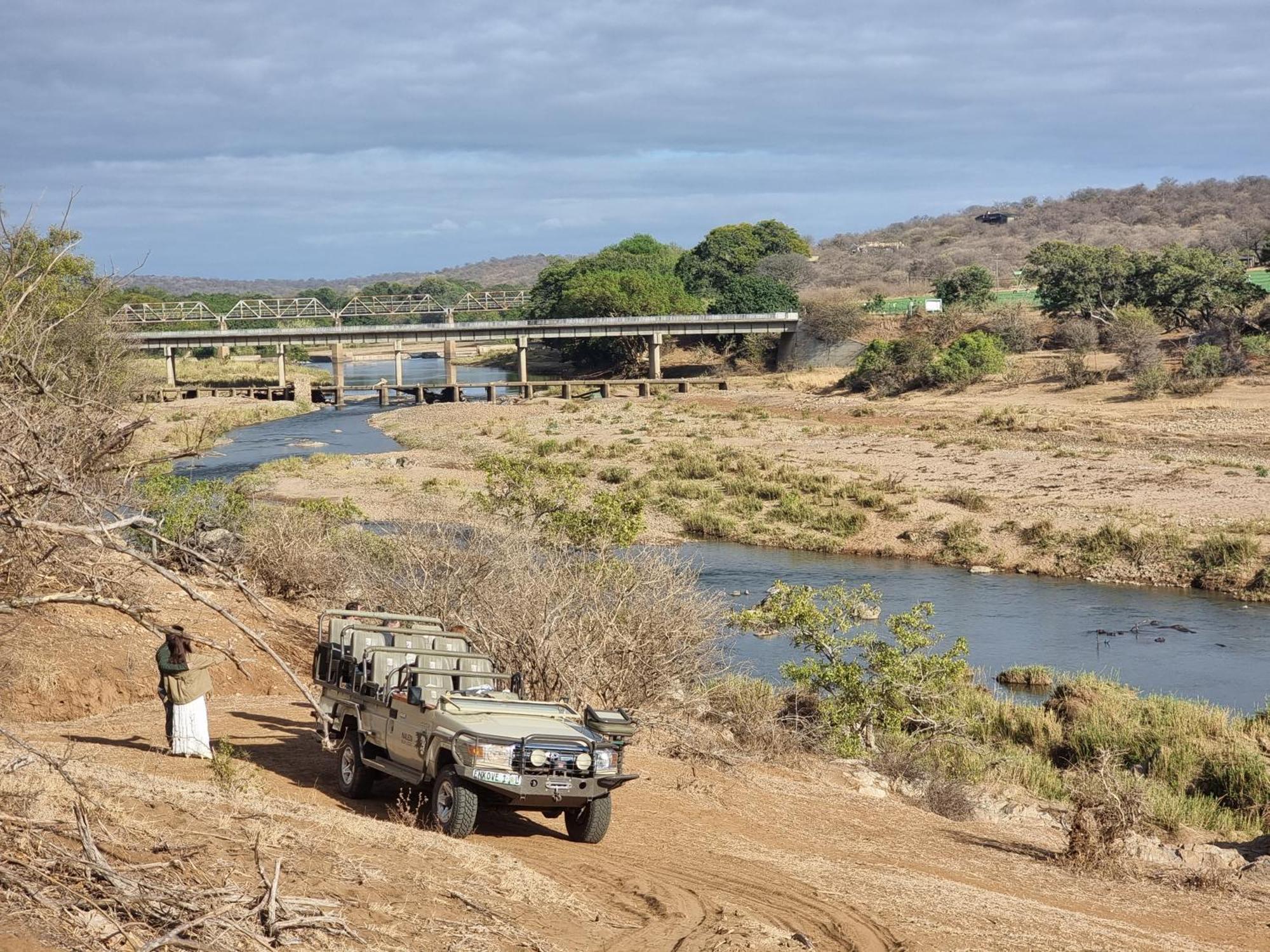 Naledi Lodges Balule viltreservat Exteriör bild