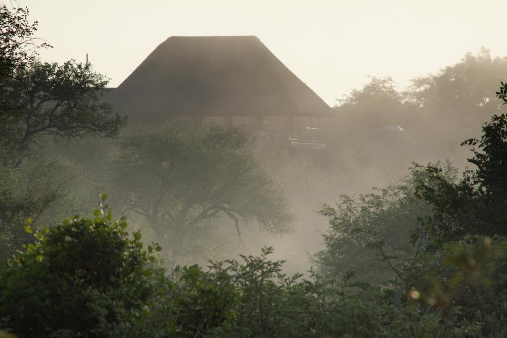 Naledi Lodges Balule viltreservat Exteriör bild